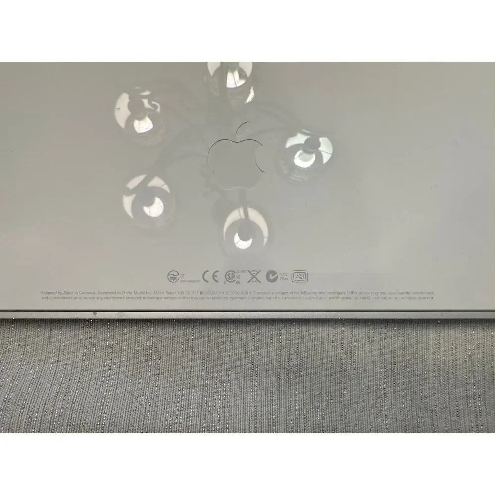 Genuine Apple Bluetooth Keyboard A1314 AA batteries not included